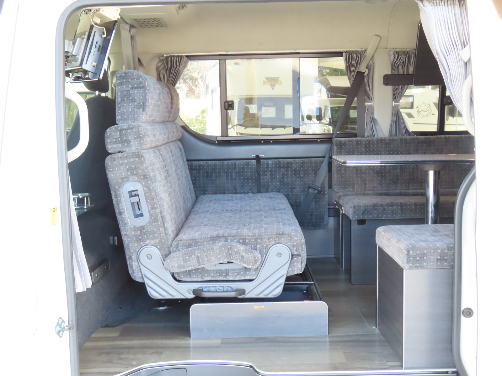 キャンピングカーバンコン