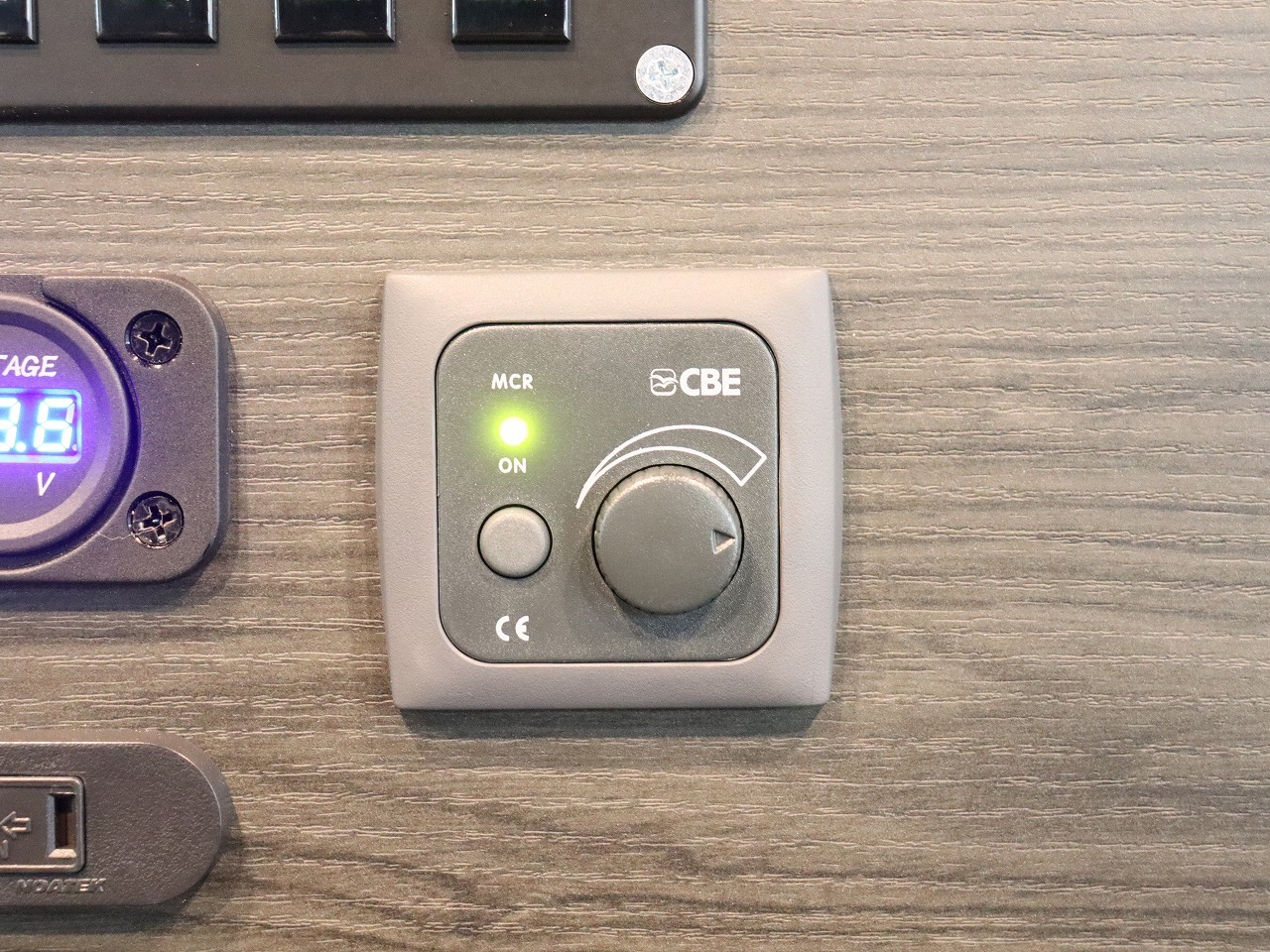 キャンピングカーバンコン