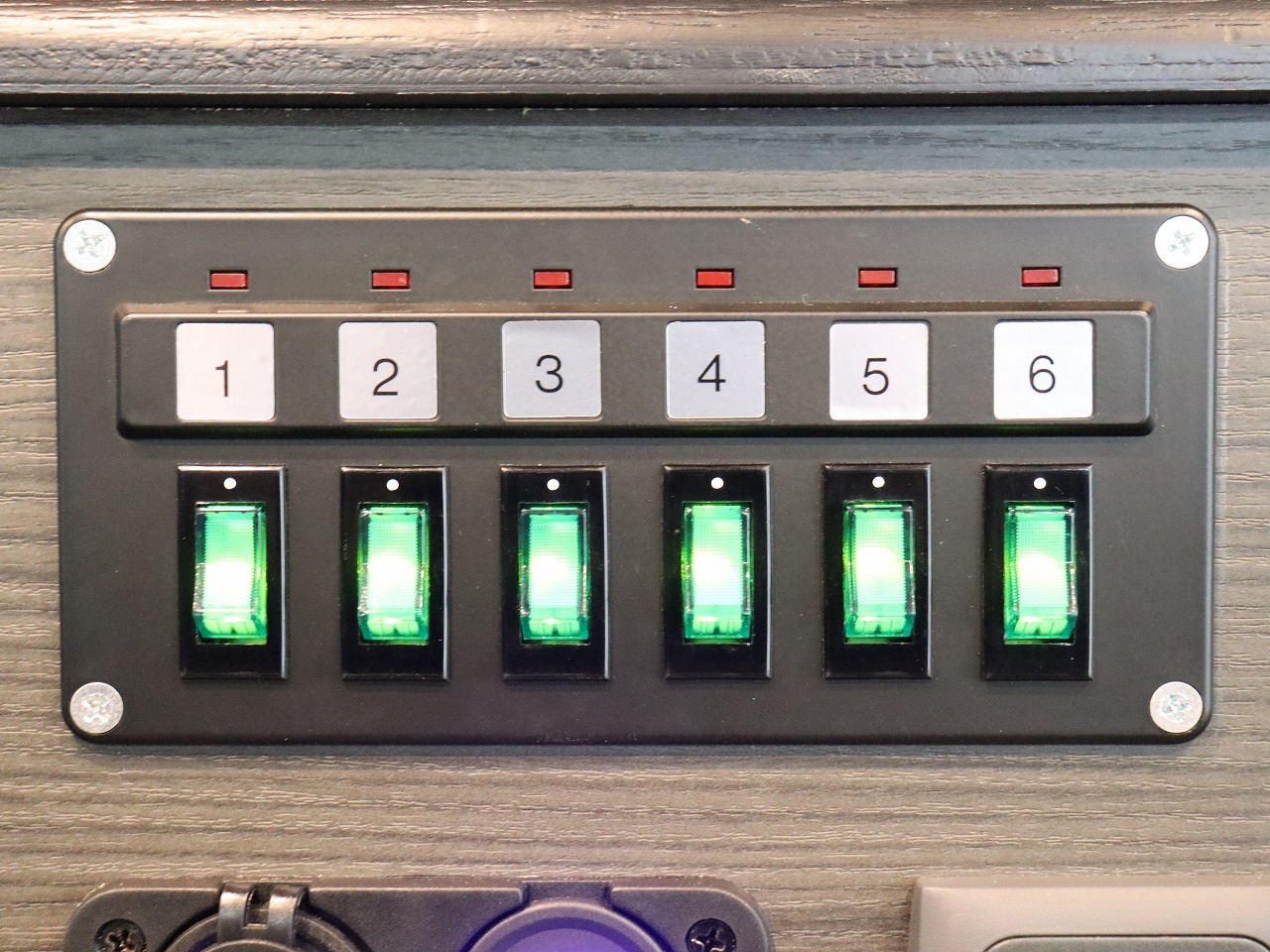 キャンピングカーバンコン