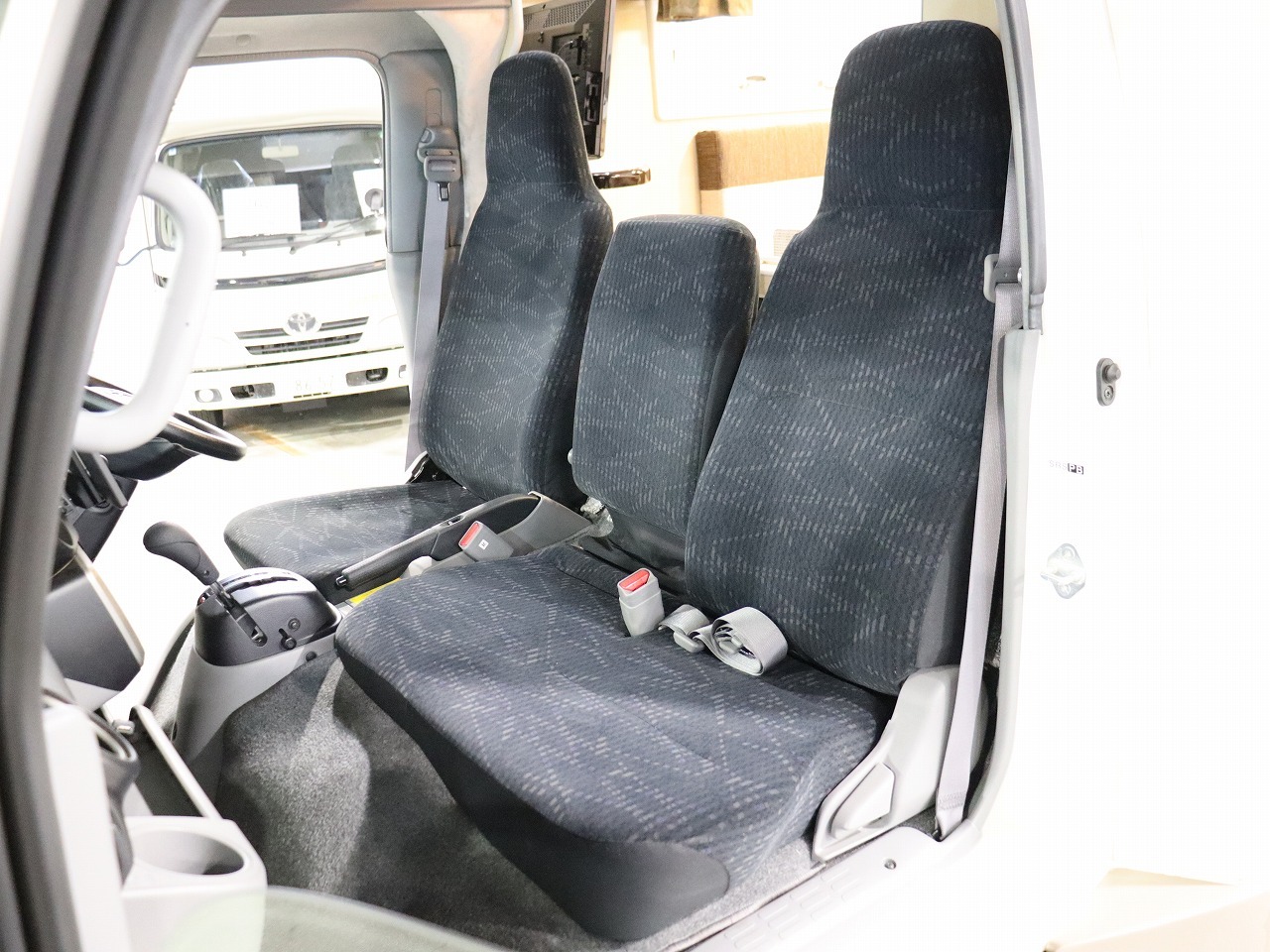 キャンピングカーキャブコン