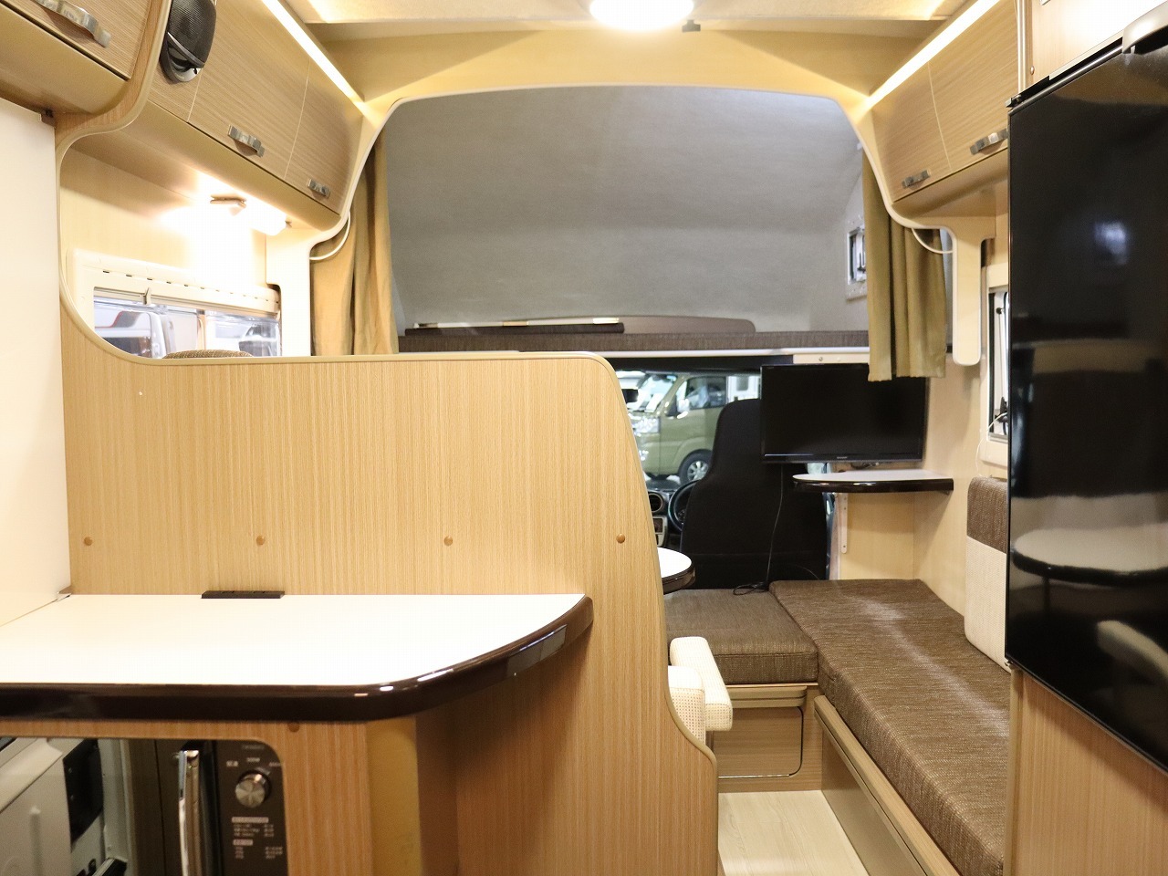 キャンピングカーキャブコン