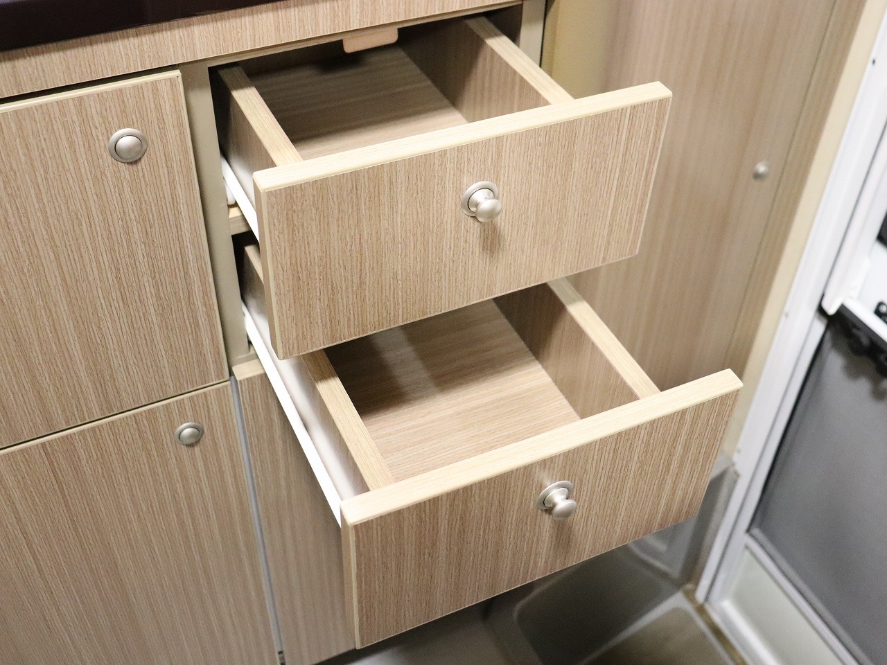 キャンピングカーキャブコン