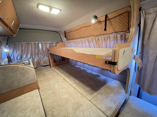 キャンピングカーバンコン