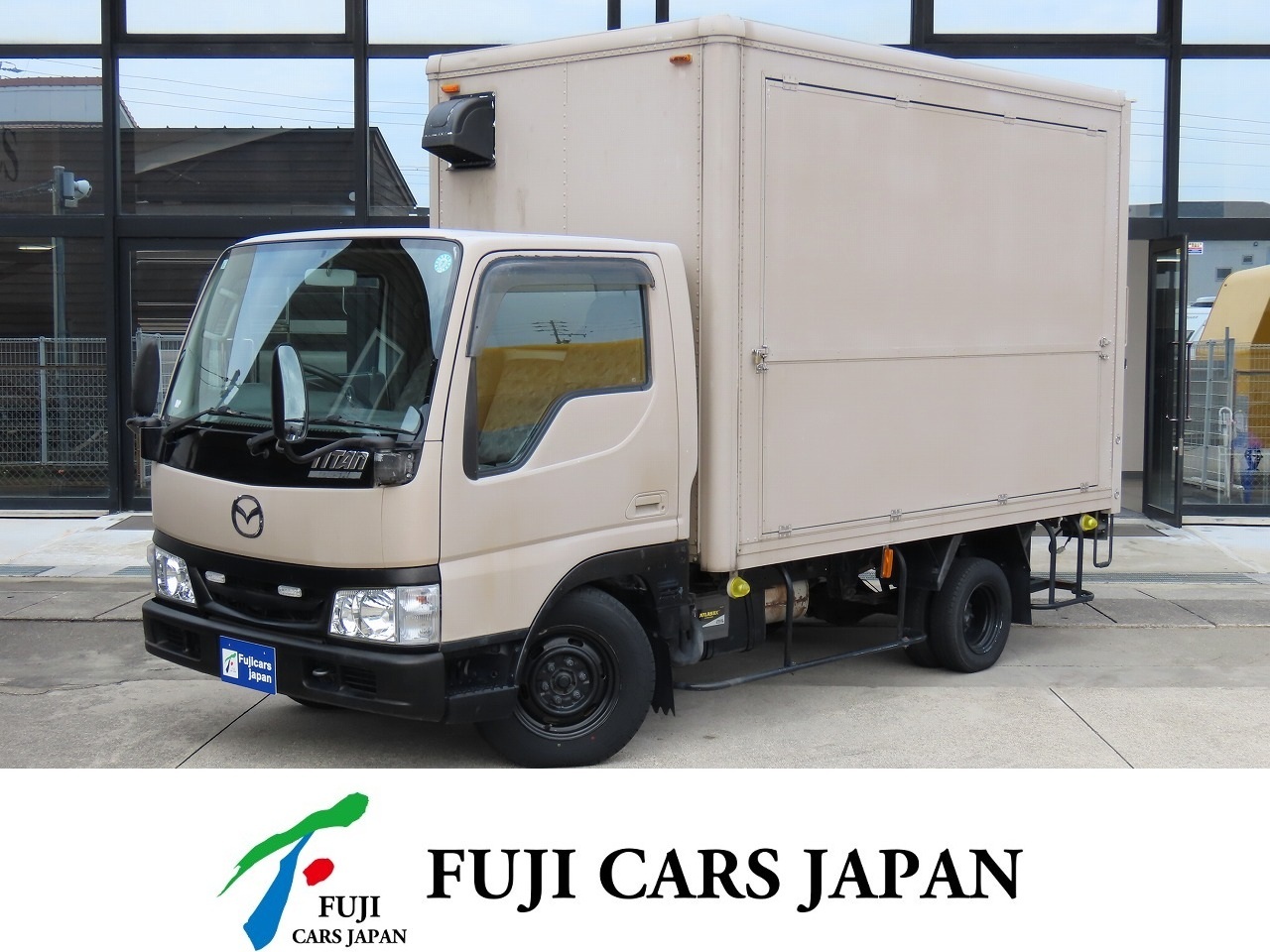 タイタン 移動販売車 キッチンカー　ケータリングカー