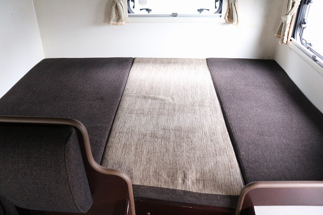 キャンピングカーキャブコン