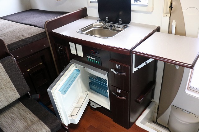 キャンピングカーキャブコン