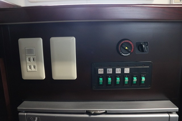 キャンピングカーキャブコン