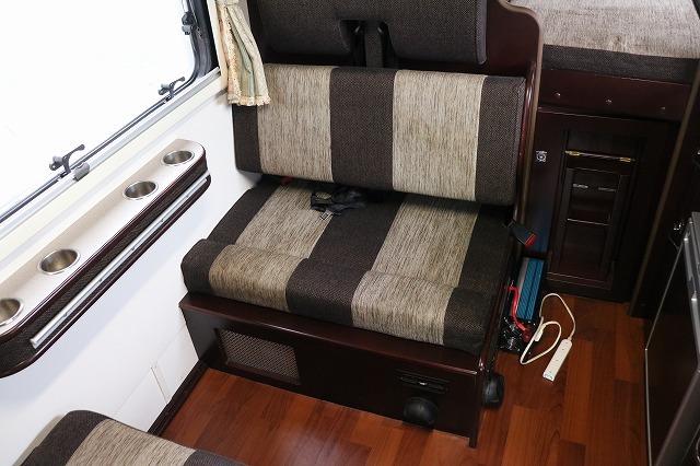 キャンピングカーキャブコン