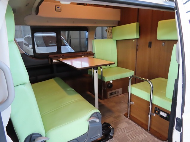 キャンピングカーバンコン