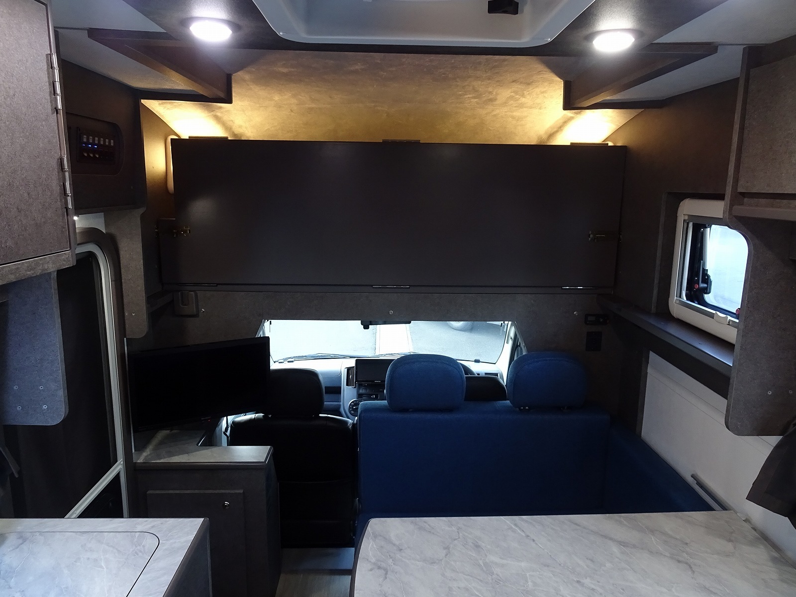 キャンピングカーキャブコン