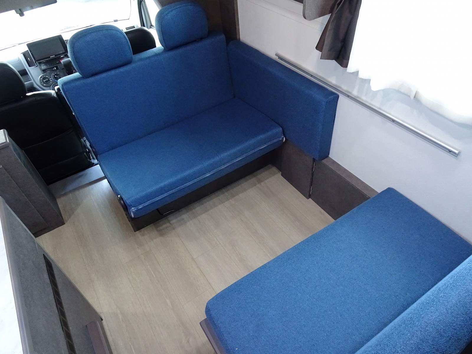 キャンピングカーキャブコン