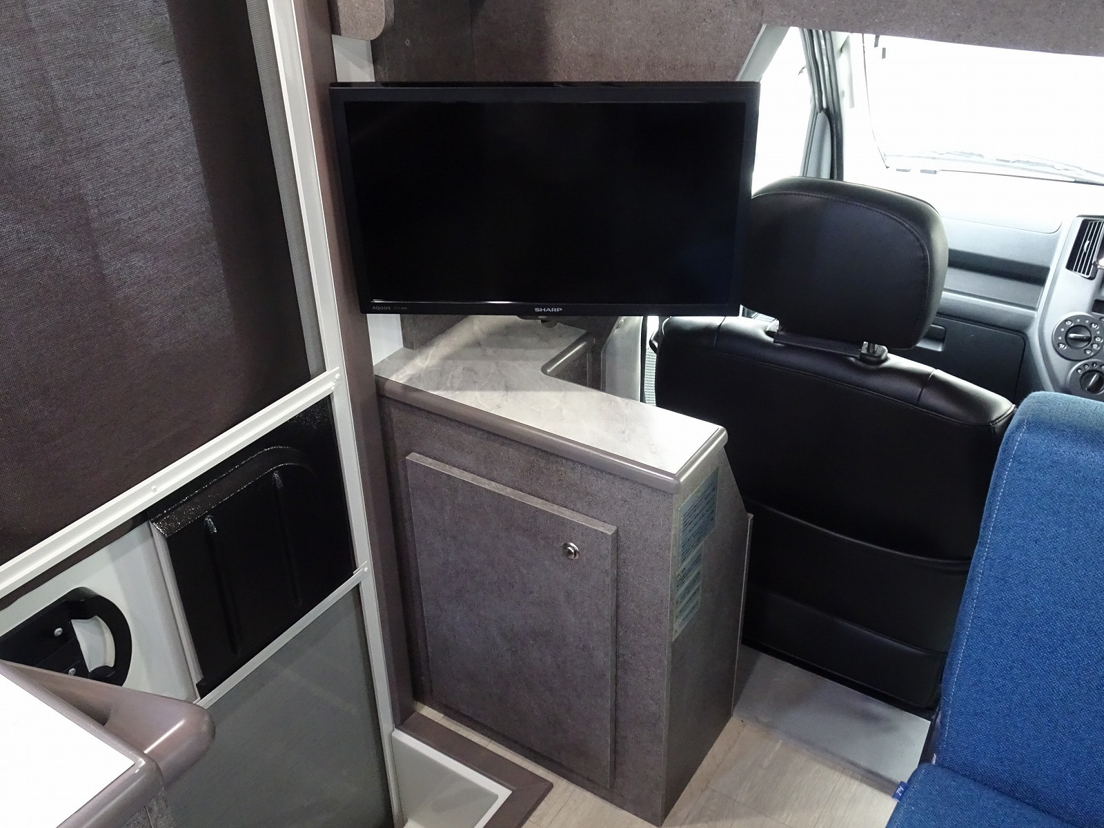 キャンピングカーキャブコン