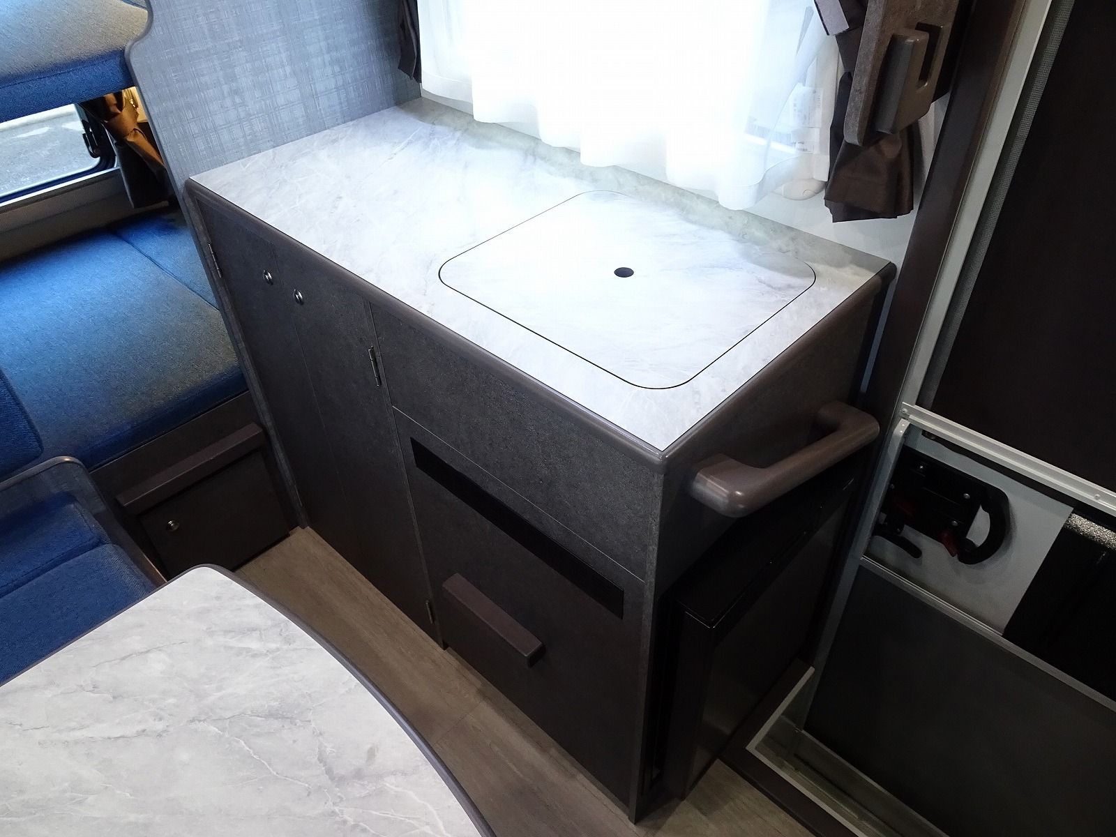 キャンピングカーキャブコン