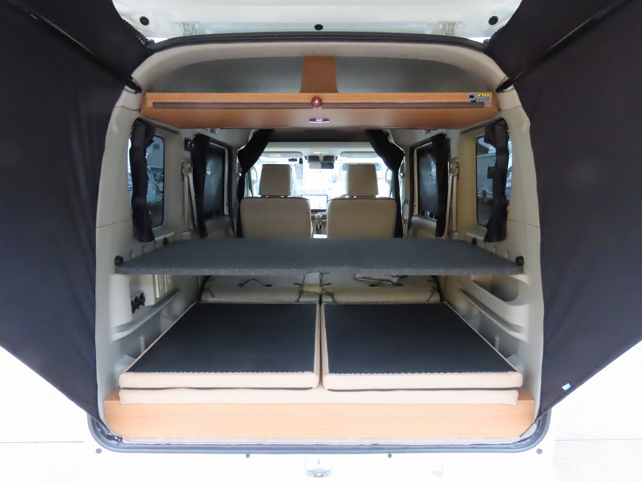 キャンピングカー軽キャンパー