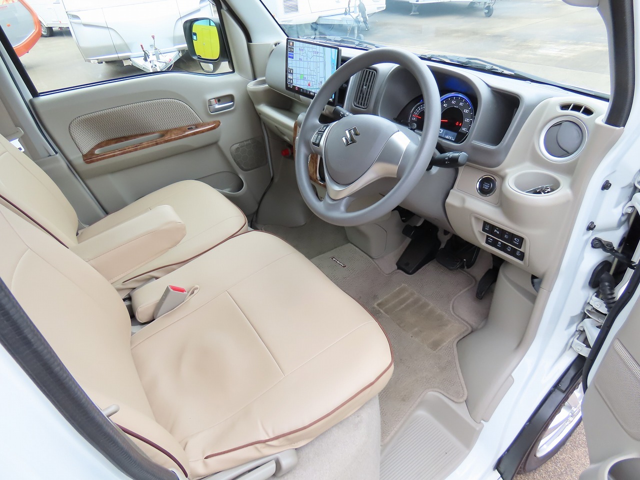 キャンピングカー軽キャンパー