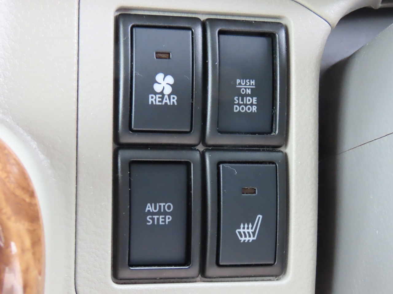 キャンピングカー軽キャンパー