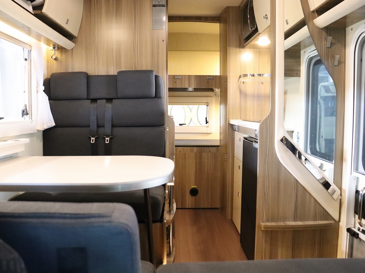 キャンピングカーキャブコン