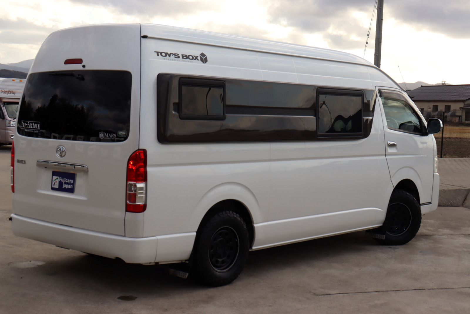 キャンピングカーバンコン