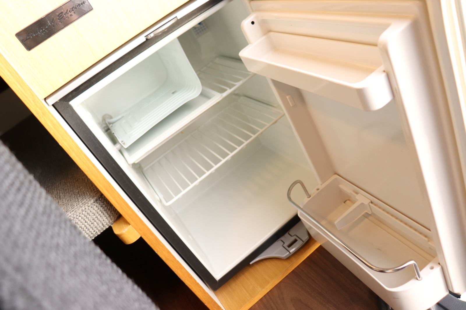 キャンピングカーバンコン