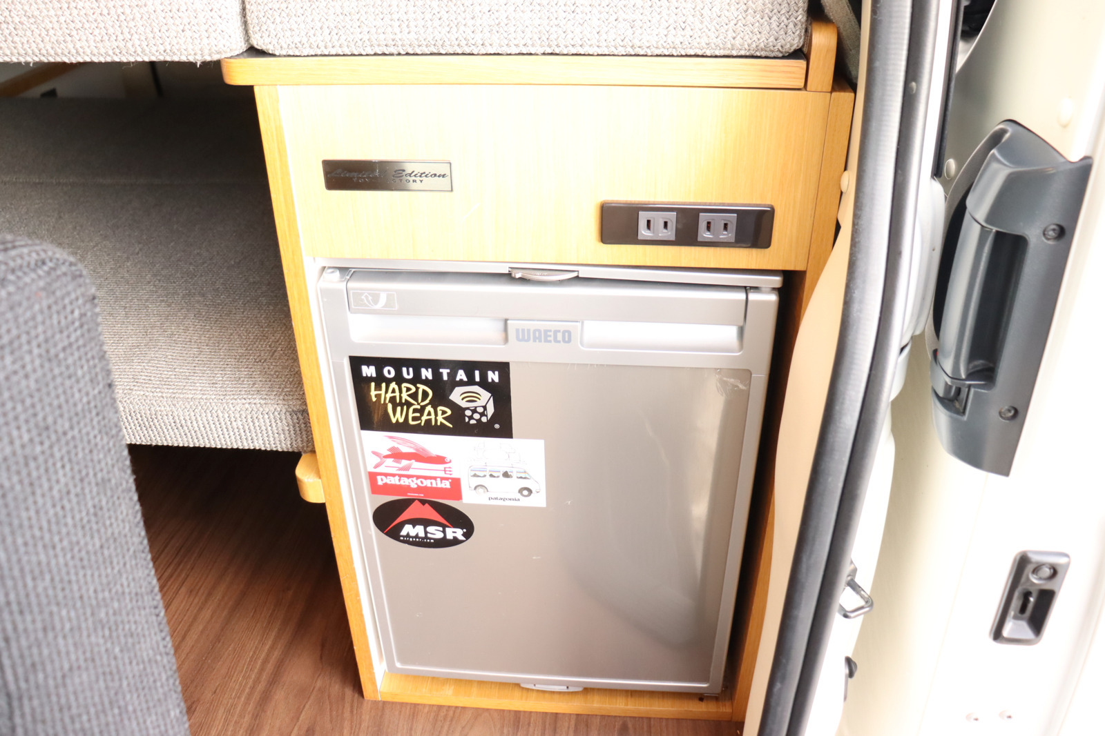 キャンピングカーバンコン