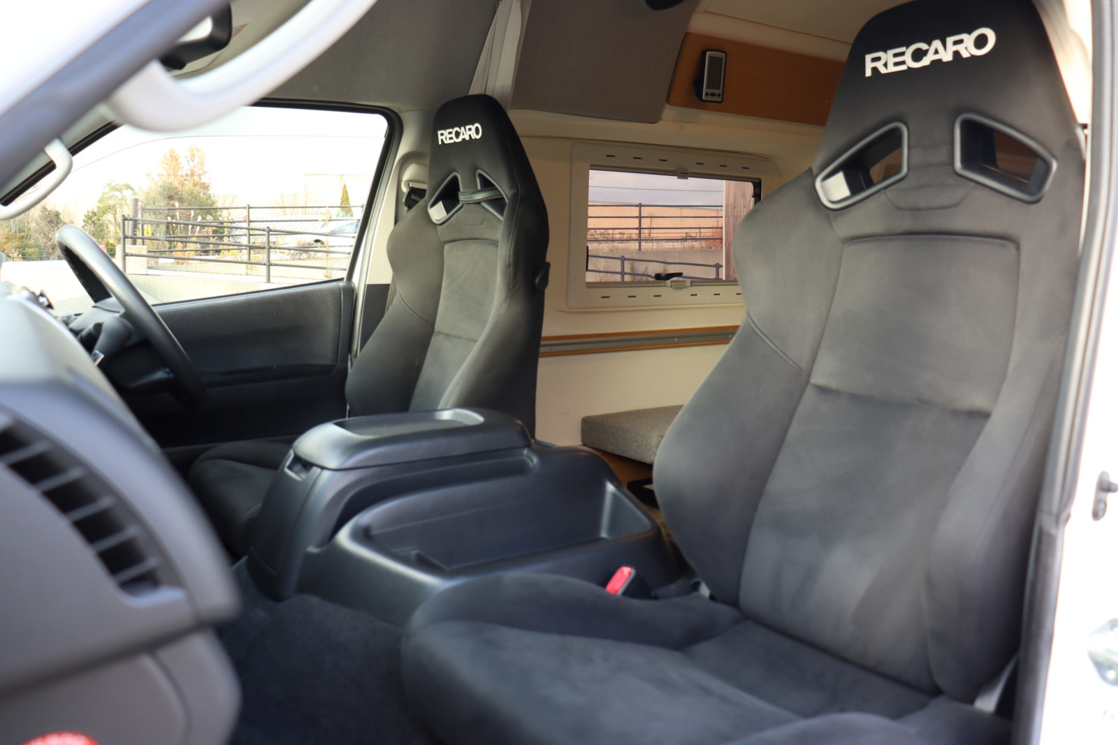 キャンピングカーバンコン