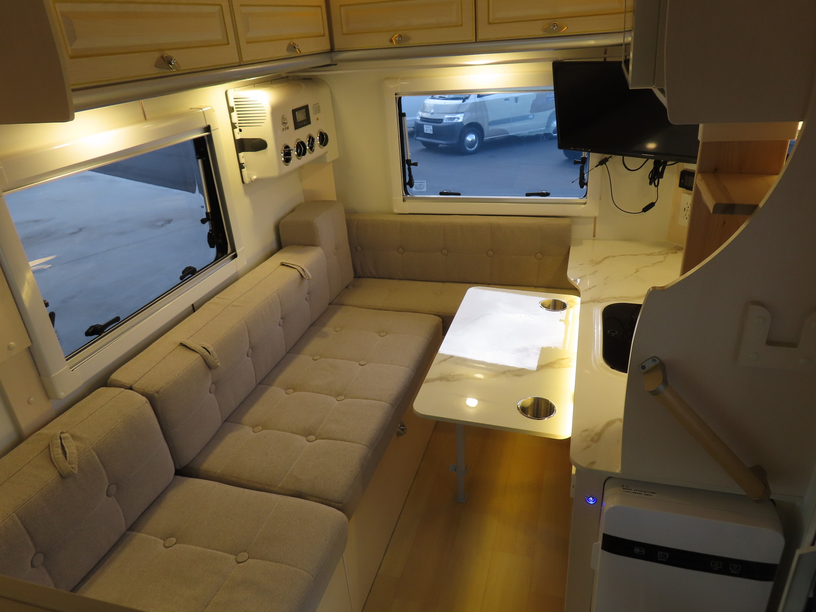 キャンピングカー軽キャンパー