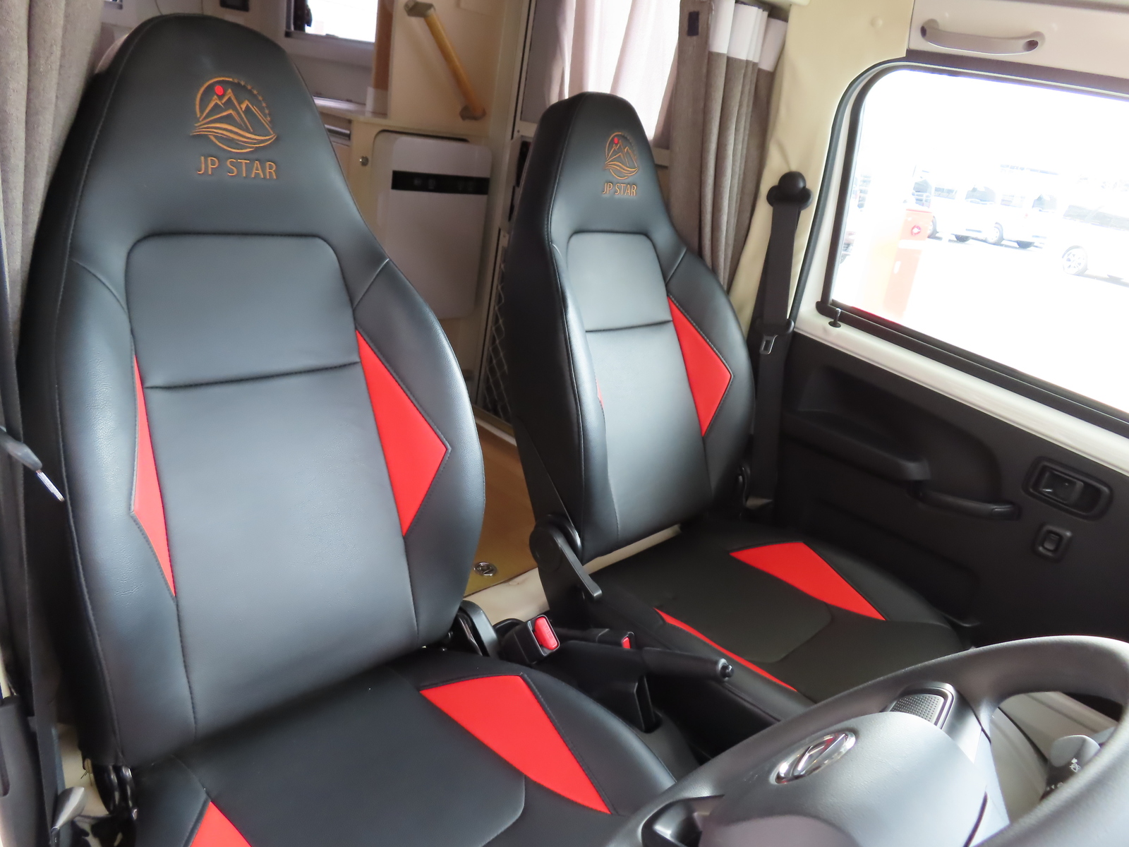 キャンピングカー軽キャンパー