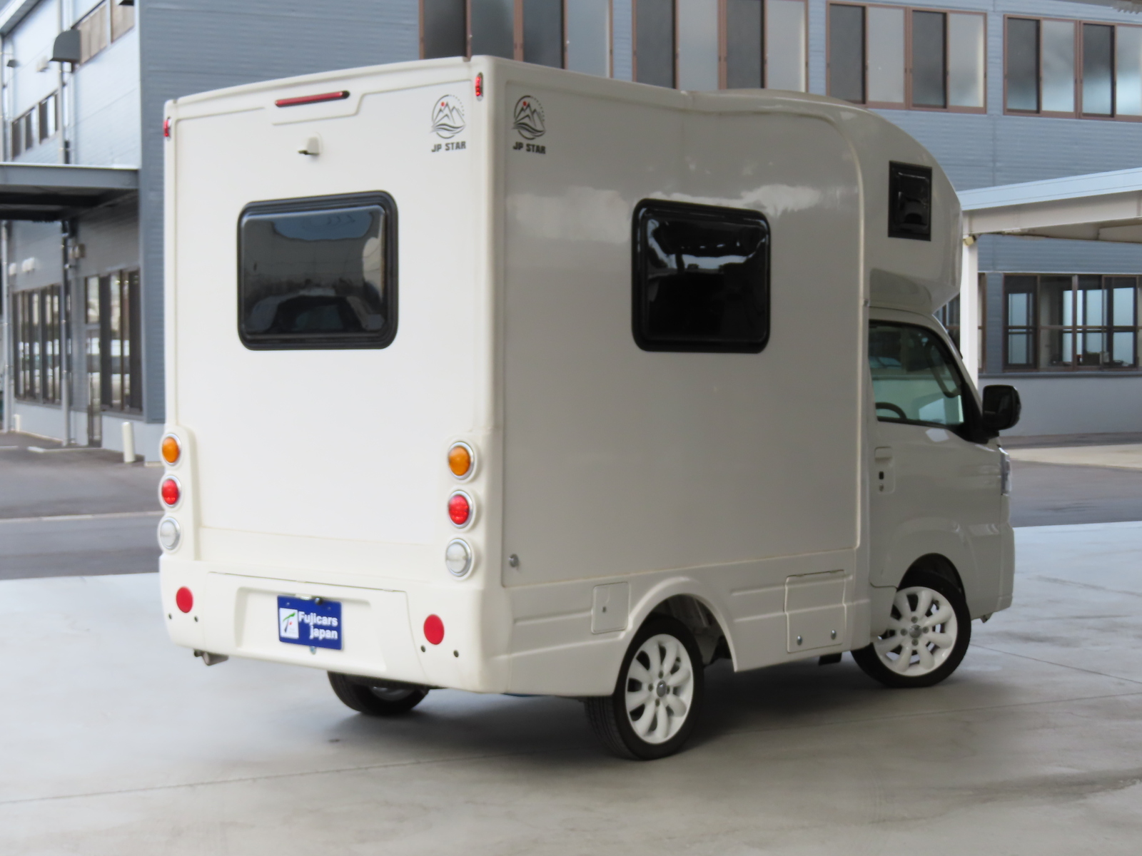 キャンピングカー軽キャンパー