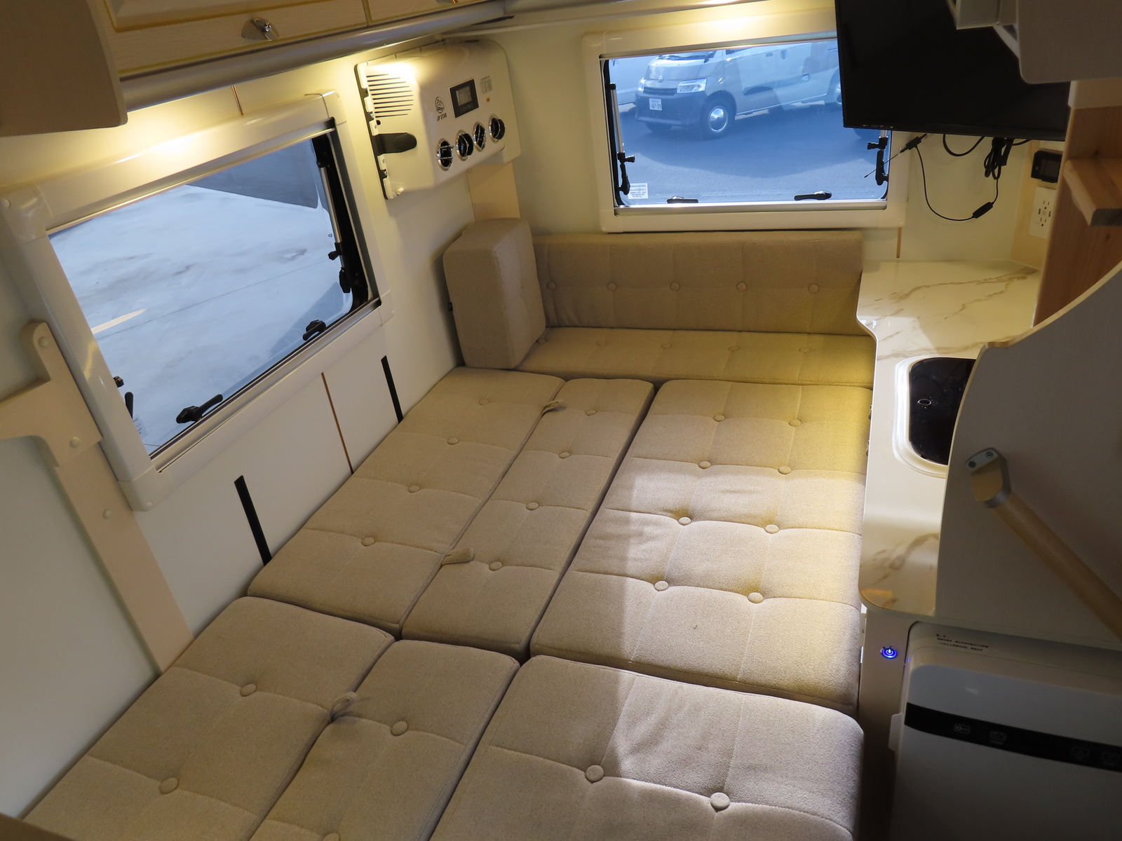 キャンピングカー軽キャンパー