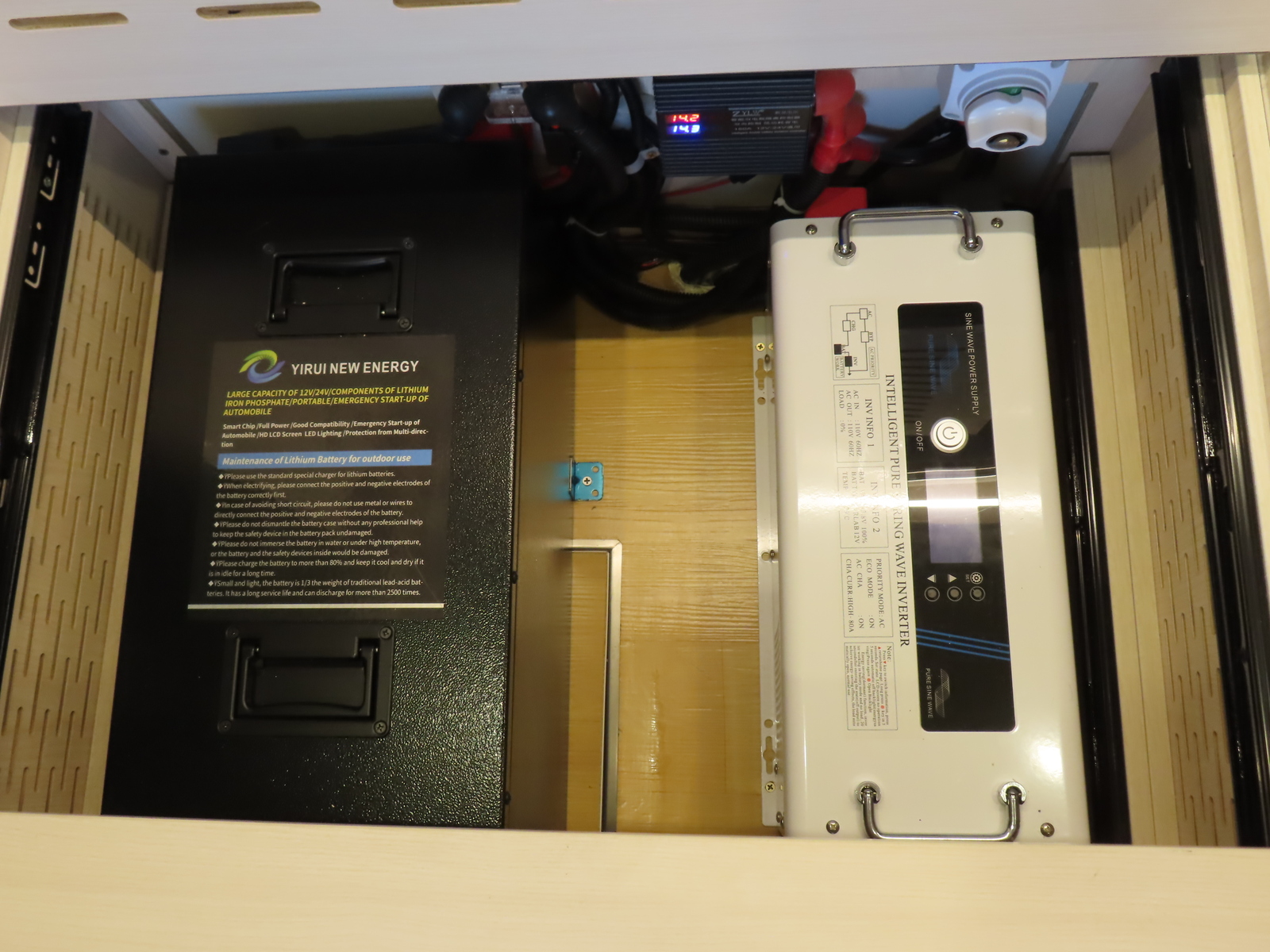 キャンピングカー軽キャンパー