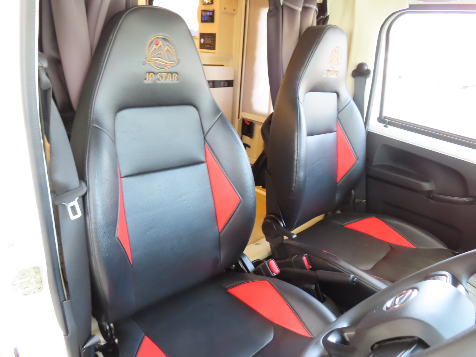 キャンピングカー軽キャンパー