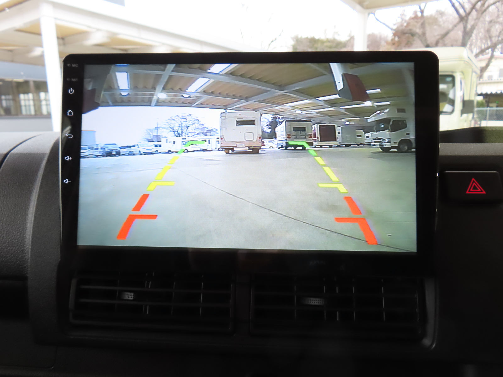 キャンピングカー軽キャンパー