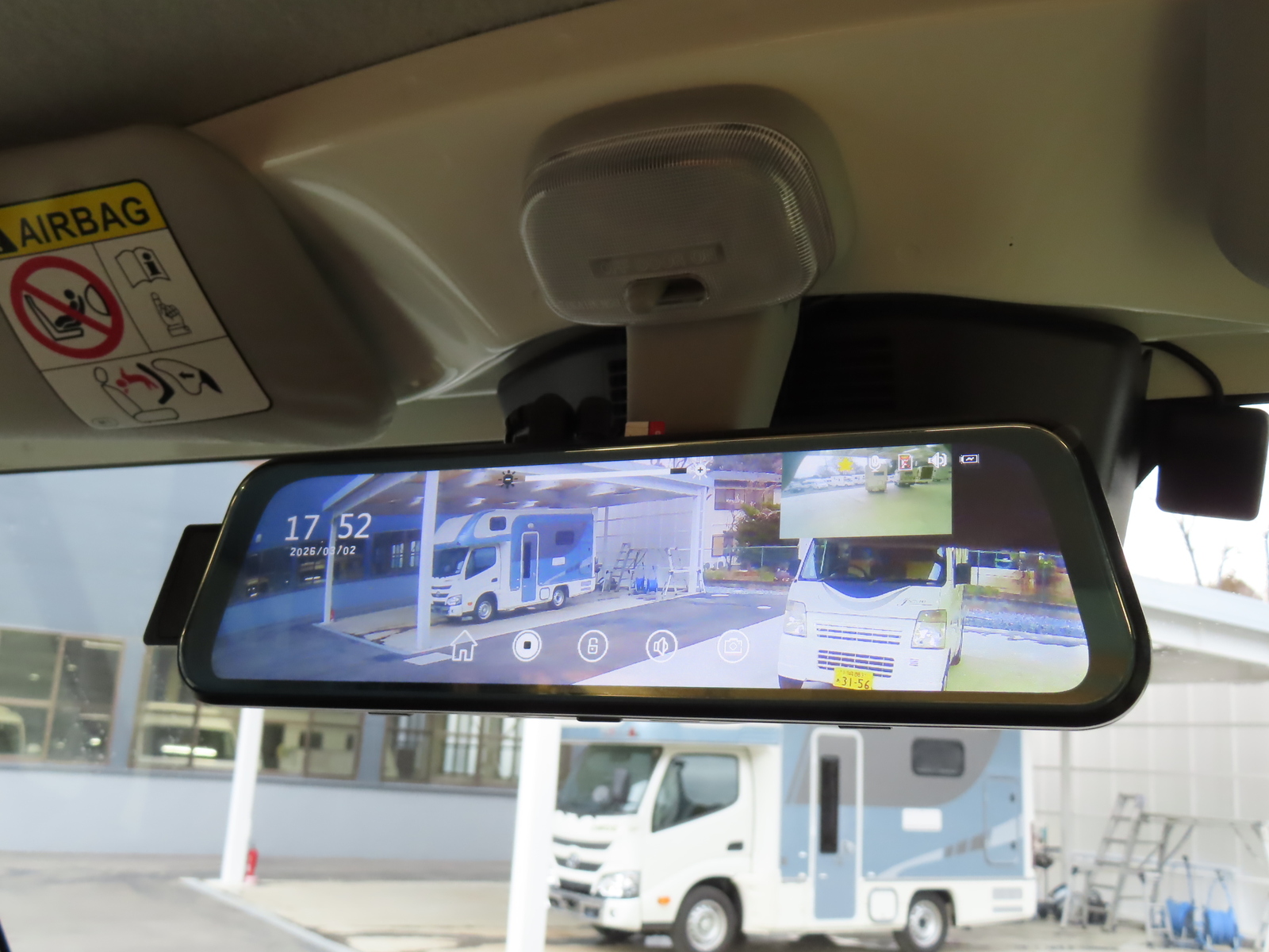 キャンピングカー軽キャンパー