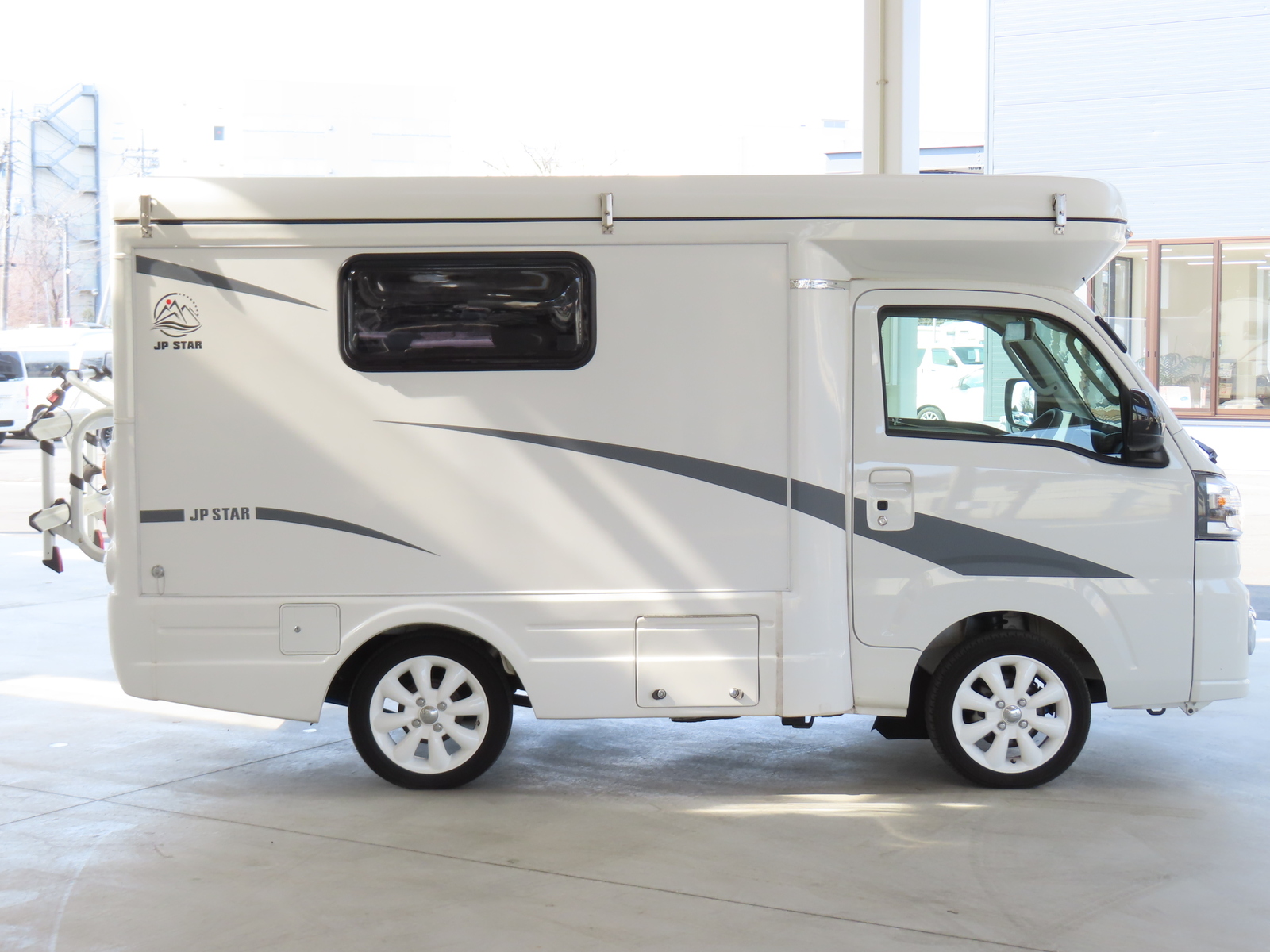 キャンピングカー軽キャンパー