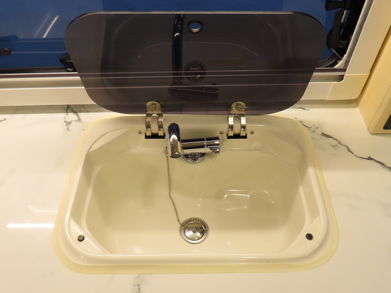 キャンピングカー軽キャンパー