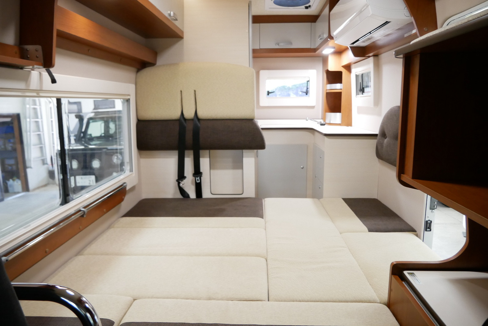 キャンピングカーキャブコン