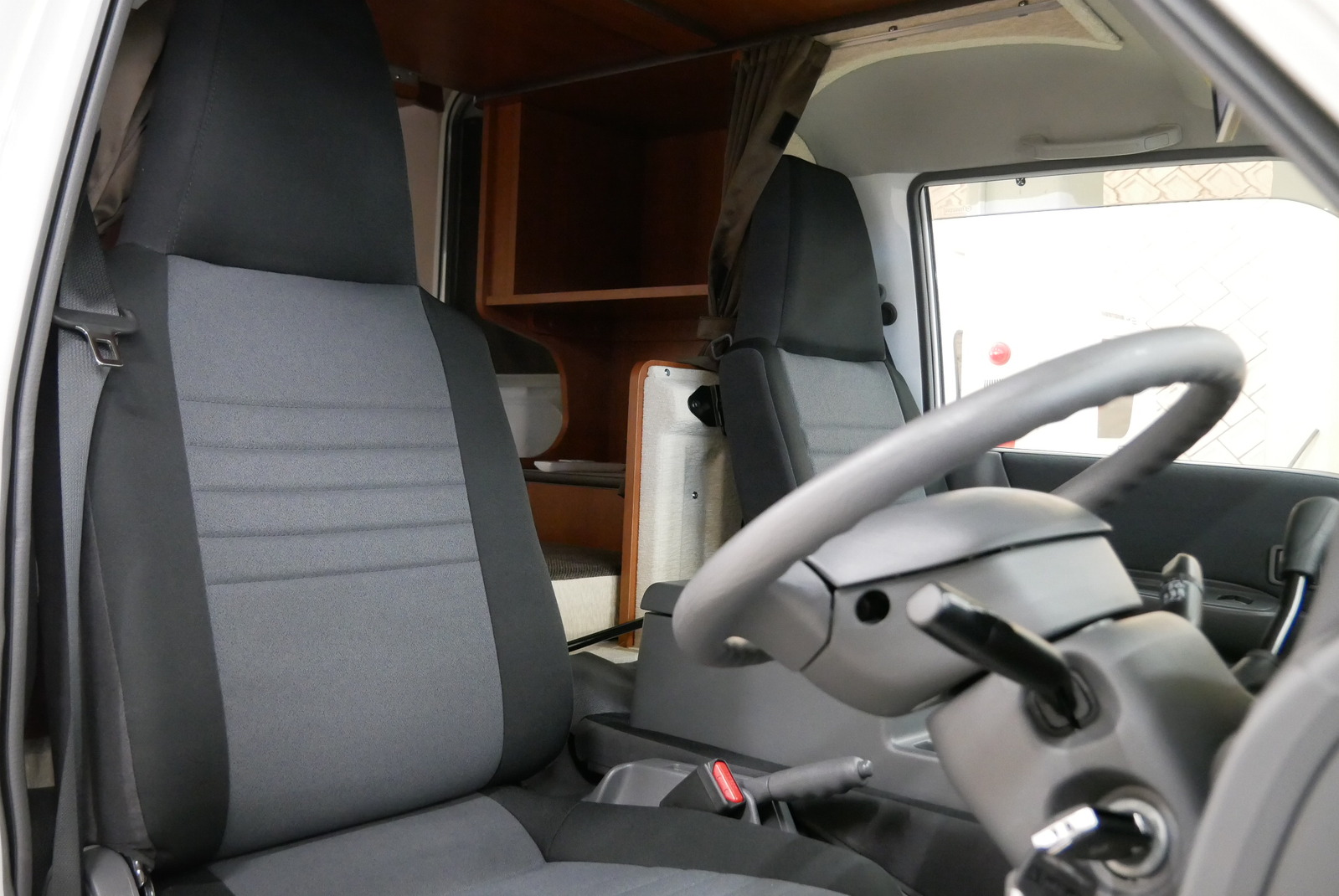 キャンピングカーキャブコン