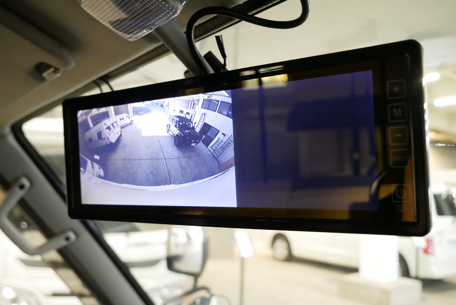 キャンピングカーキャブコン