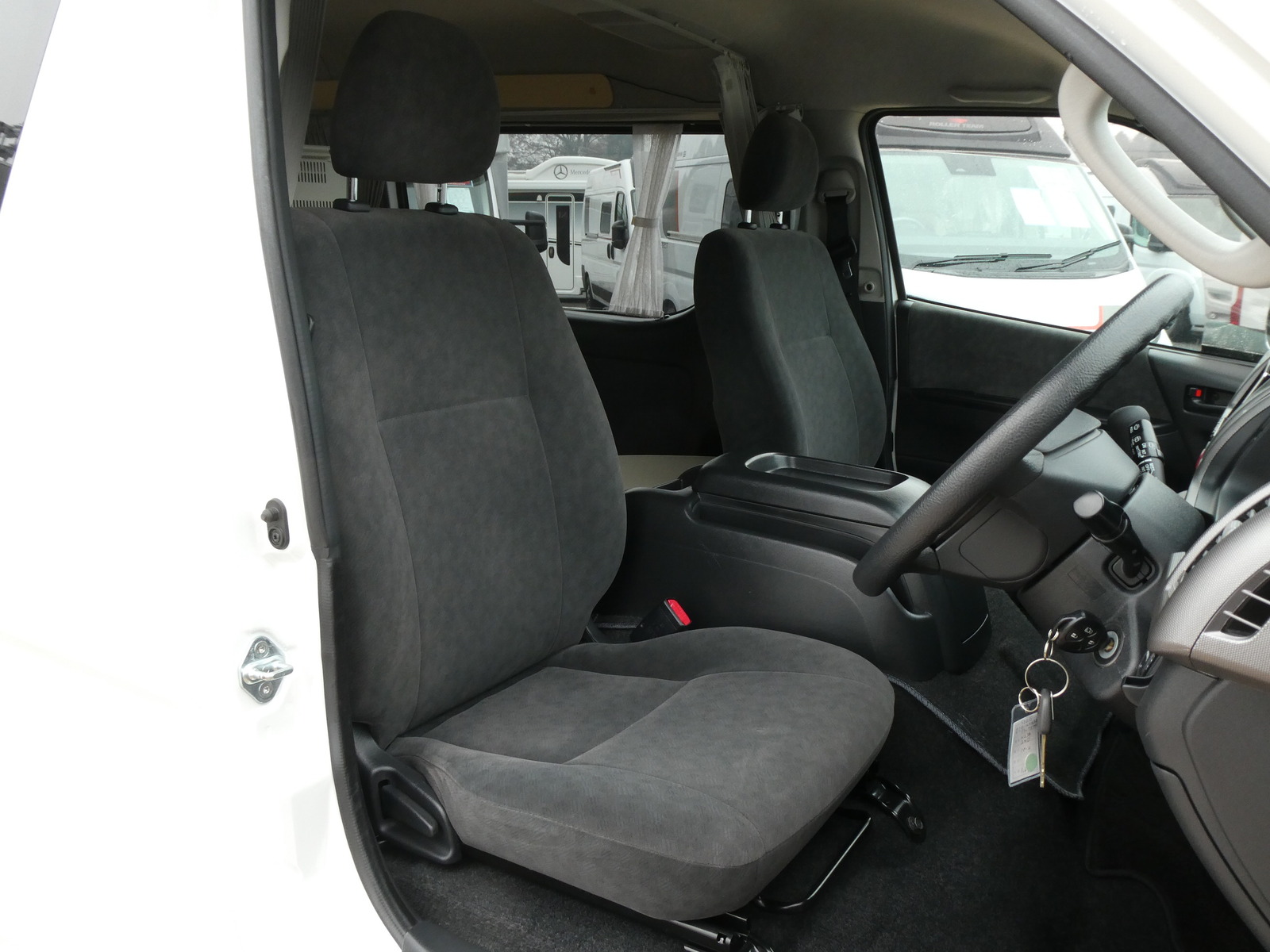 キャンピングカーバンコン