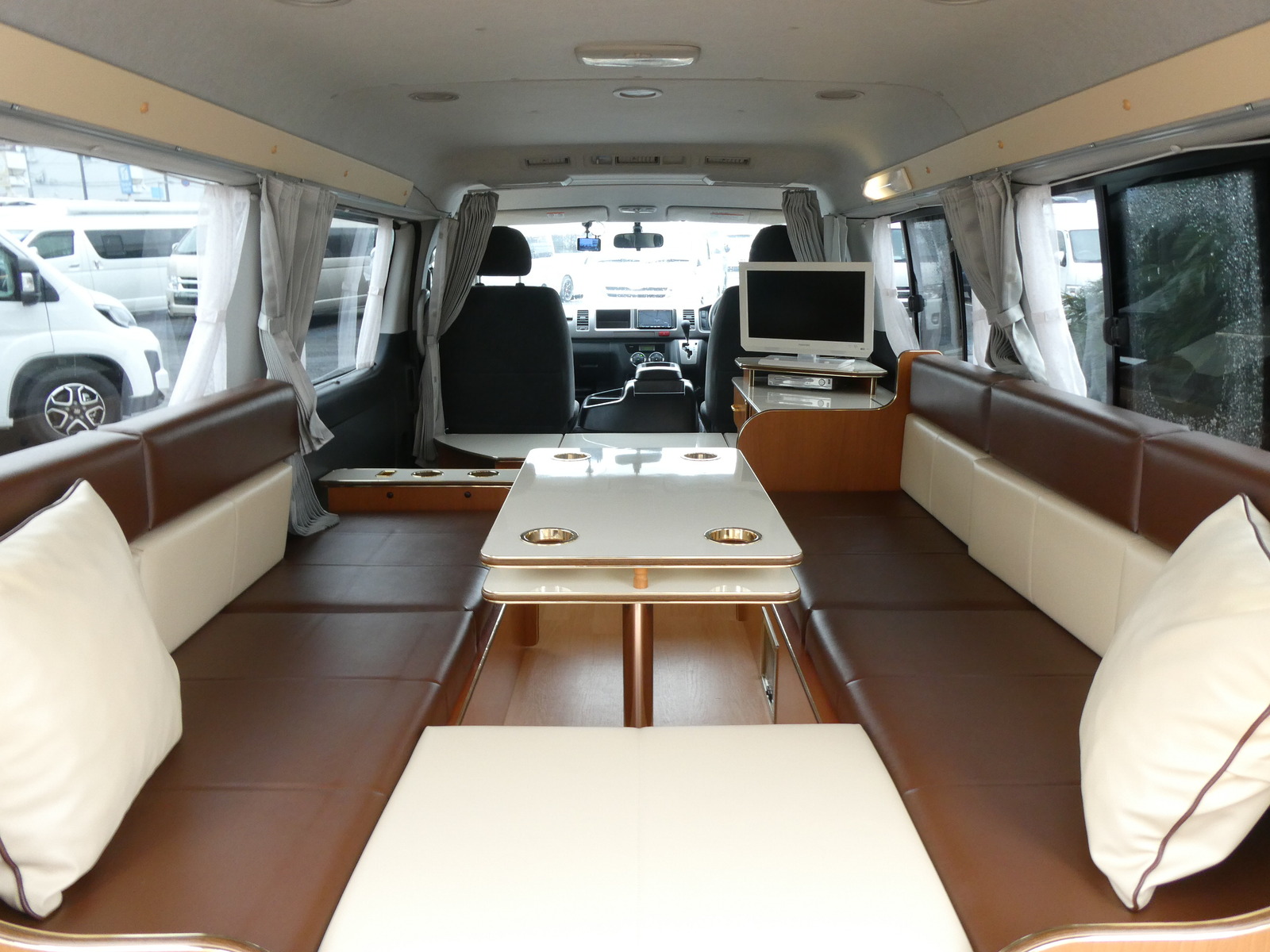 キャンピングカーバンコン