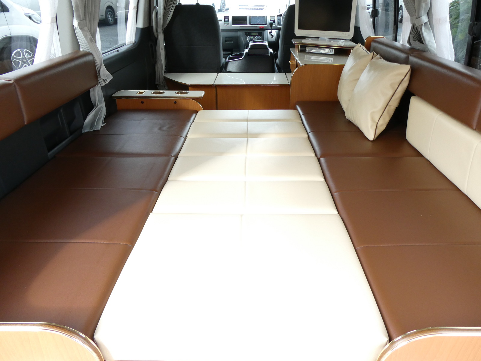 キャンピングカーバンコン