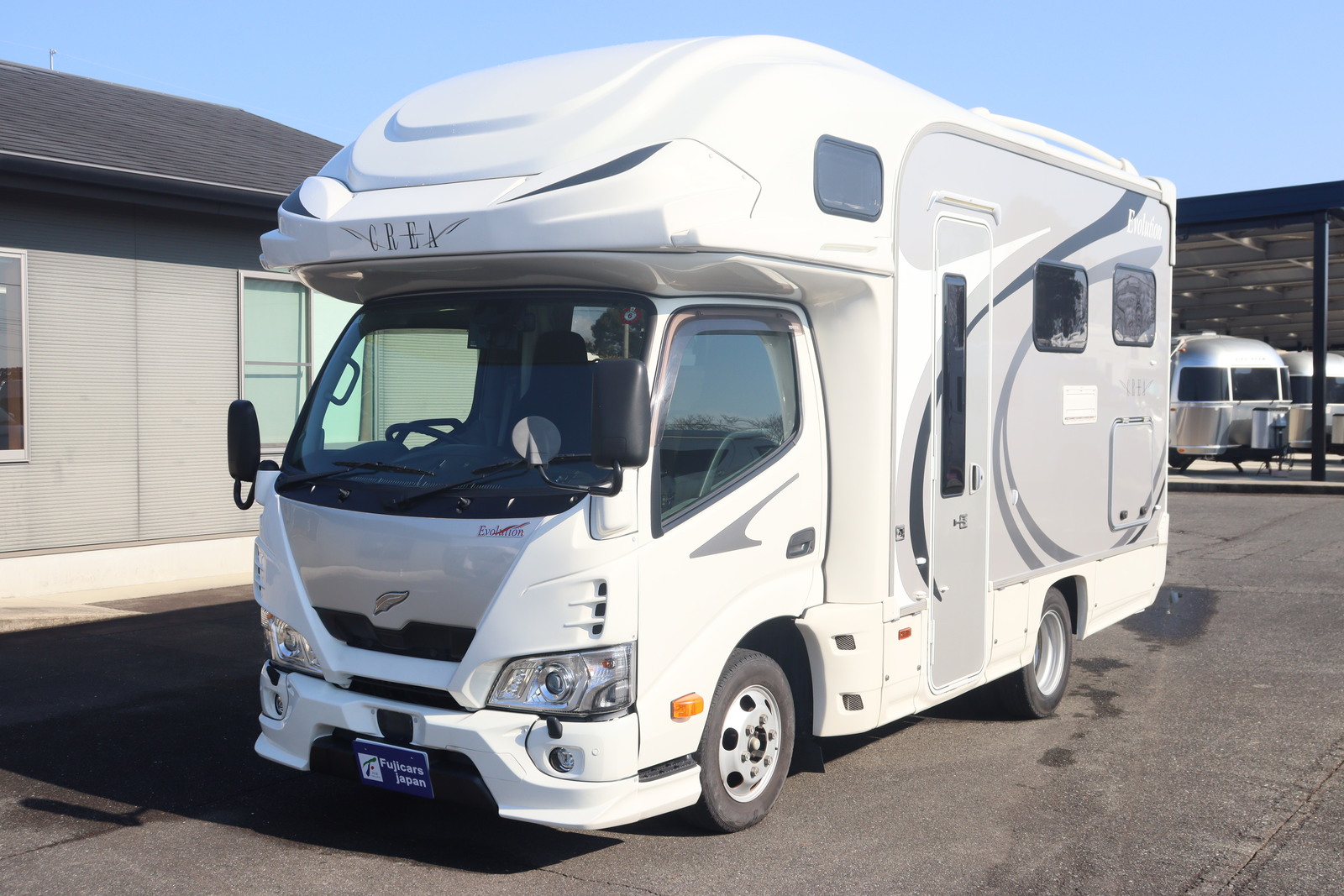 キャンピングカーキャブコン