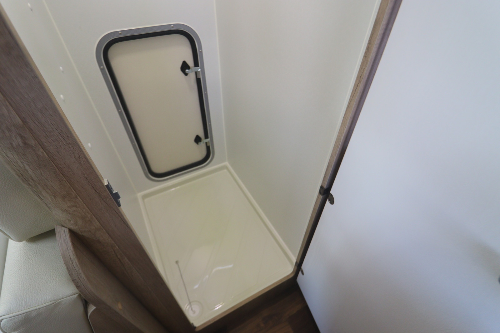 キャンピングカーキャブコン