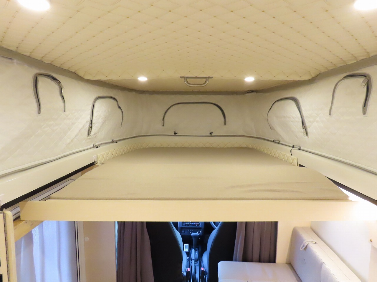 キャンピングカー軽キャンパー
