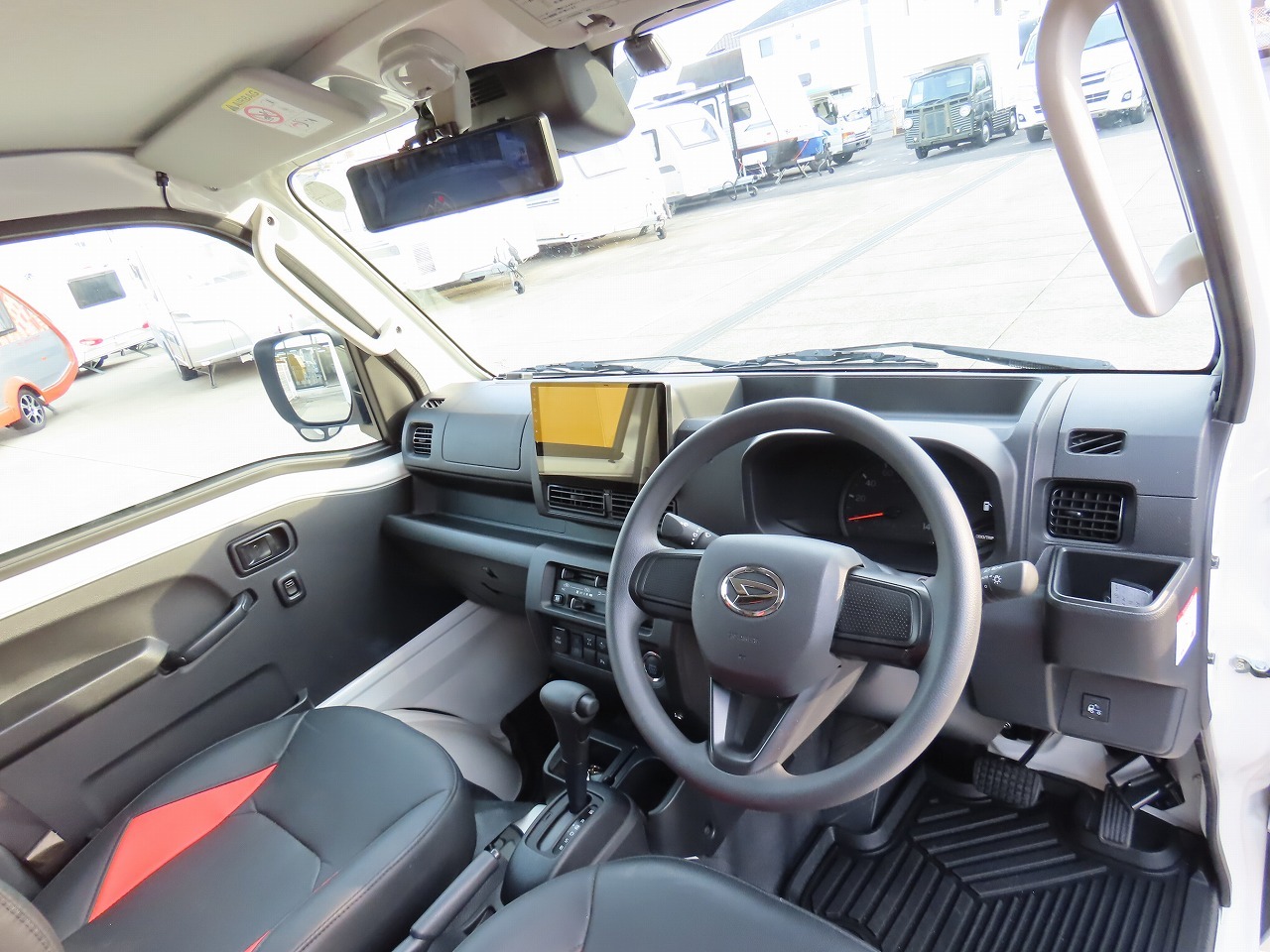 キャンピングカー軽キャンパー