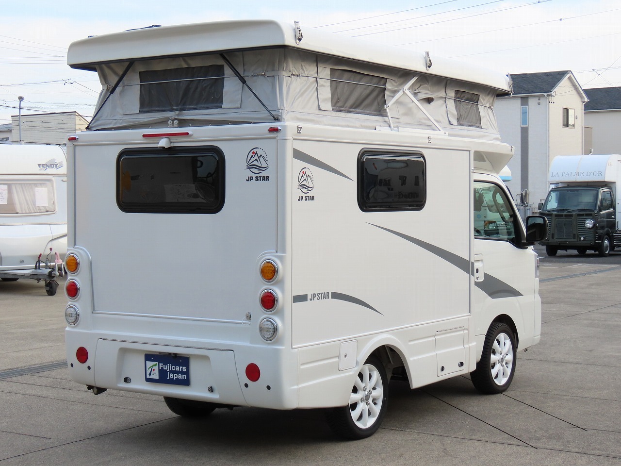 キャンピングカー軽キャンパー