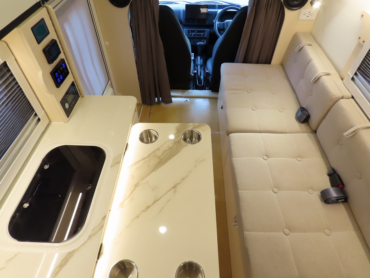 キャンピングカー軽キャンパー