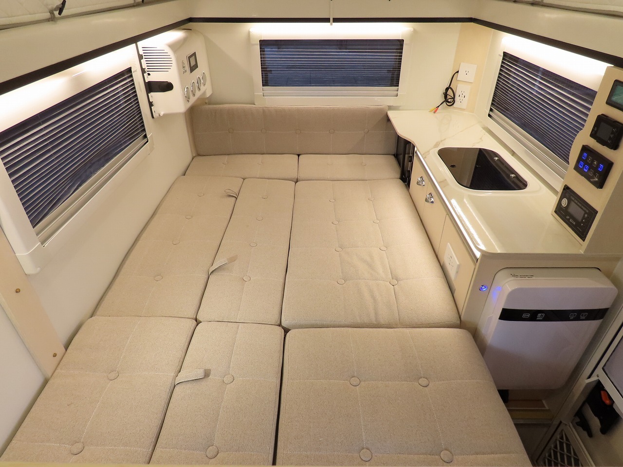 キャンピングカー軽キャンパー