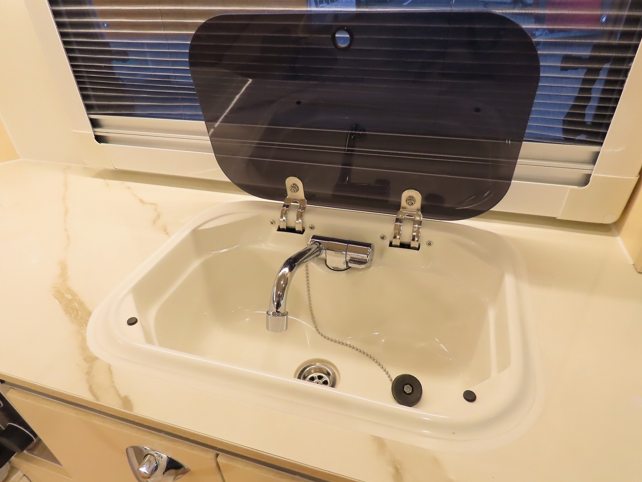 キャンピングカー軽キャンパー