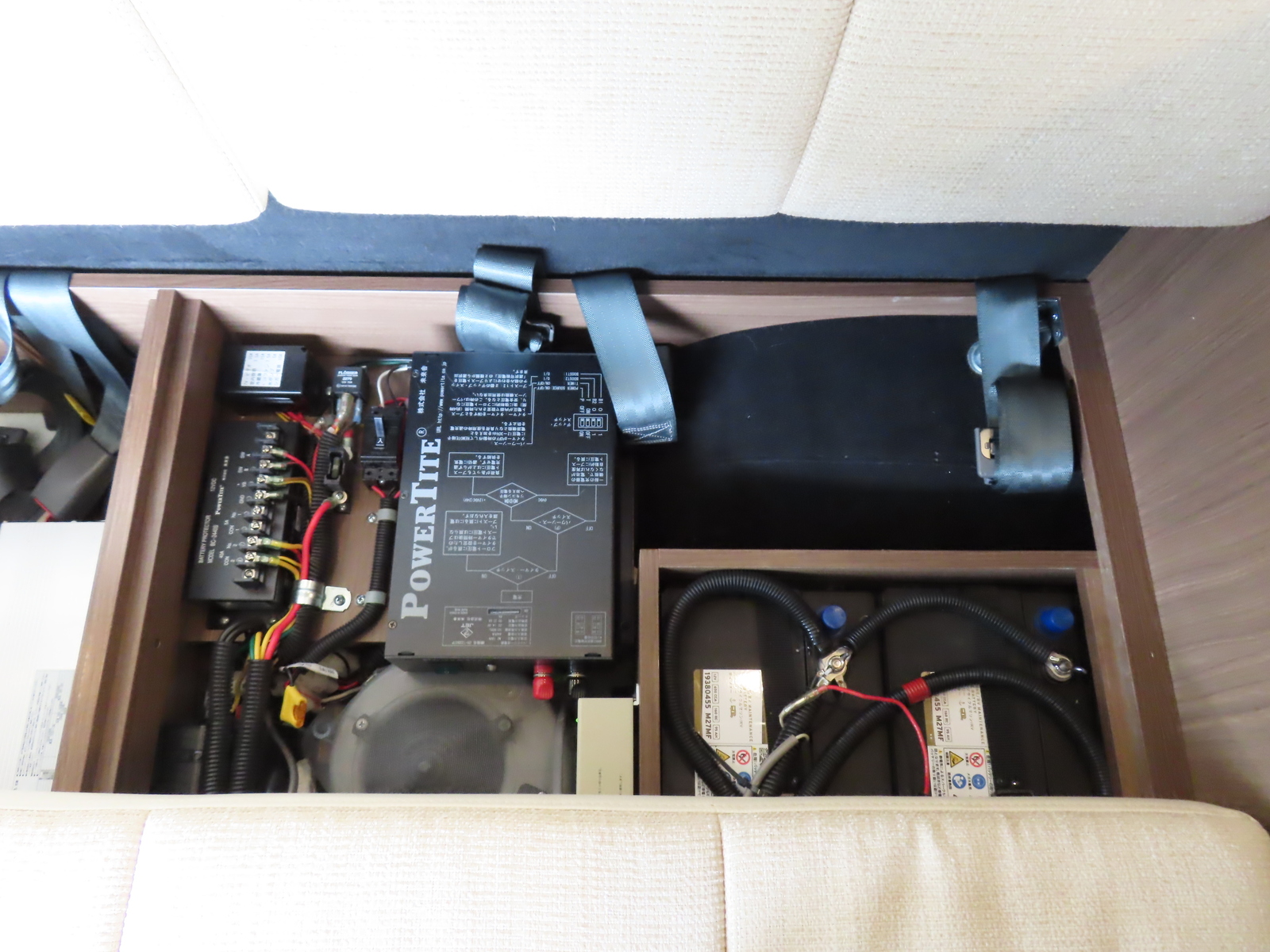 キャンピングカーバンコン